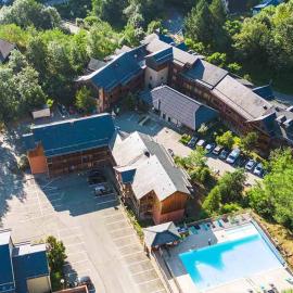 Résidence Vacancéole Les Chalets d'Ax，位于阿克斯莱泰尔姆的酒店