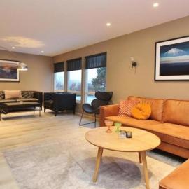 Krossar Northern Luxury Lodge，位于达尔维克的酒店