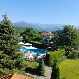 Family Hotel & Tavern Svatovete，位于阿普里尔齐的酒店