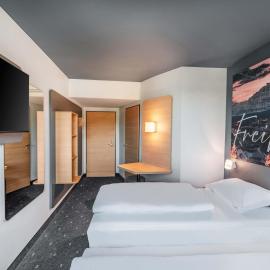 B&B Hotel Freiburg-Süd，位于弗莱堡的酒店