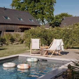 Maison cosy avec spa et piscine chauffée en Bretagne - près Rennes et Vitré，位于Val-dʼIzé的酒店