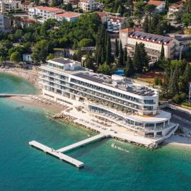 Luxury Hotel Amabilis，位于塞尔瑟的酒店