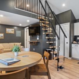 Pelican Cliff Cottage - Tiny Home at Hampton Beach，位于汉普顿的酒店