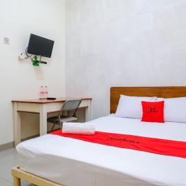 RedDoorz at Syariah House Purwokerto，位于普禾加多的酒店