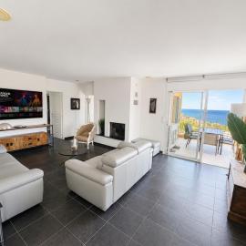 T4 d'Exception avec balcon et vue sur la mer，位于厄尔巴隆加的酒店