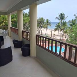 Oceanfront on the Caribbean Sea, Playa Juan Dolio, Dominican Republic -Apatamentos de 2 y 3 habitaciones，位于璜多里奥的酒店