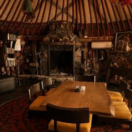 Ak-Tengir Yurt Resort，位于Tosor的酒店