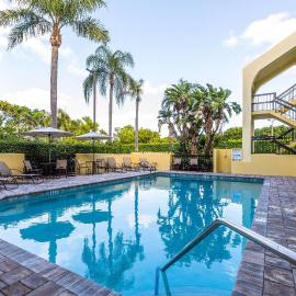 Quality Inn Palm Beach International Airport，位于西棕榈滩的酒店