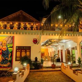 Anoo Garden Villa，位于亭可马里的酒店