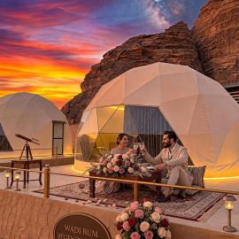 WADI RUM REGENCY BUBBLE lUXURY，位于瓦迪拉姆的酒店