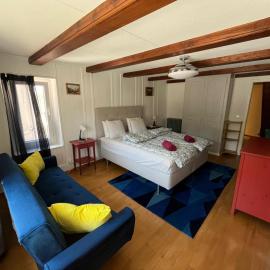 Avenue 15 Boudry Suites and Studio，位于Boudry的酒店