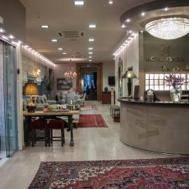Esperia Boutique Hotel，位于阿格里尼翁的酒店