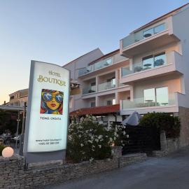 Hotel BOUTIQUE,位于迪斯诺的酒店