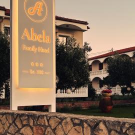 Abela Family Hotel，位于阿凯松的酒店