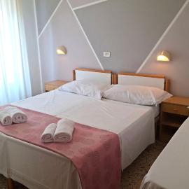 Hotel Astoria,位于里乔内的酒店