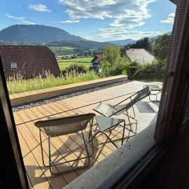 Idyllische Urlaubswohnung - Hausetage - mit Garten und Terrasse，位于马里亚霍夫的酒店
