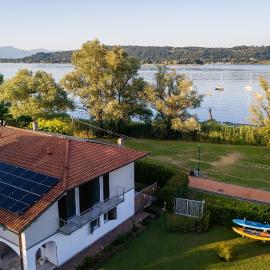 Un Occhio Sul Lago，位于多尔梅莱托的酒店