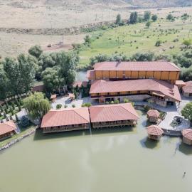 Lchak Hotel，位于叶海格纳佐尔的酒店