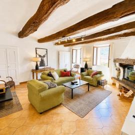 Cabris Village - Elegant Family House，位于卡布里的酒店