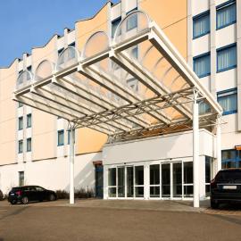 Sunday Hotel Leipzig-Halle，位于Landsberg OT Peißen的酒店