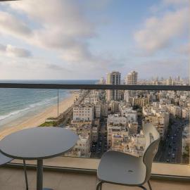 ארנה על הים לשעבר לאונרדו Bat Yam