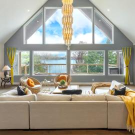 5-Br Villa on Lake Labelle Chalet Jacob，位于Labelle的酒店