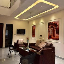 Private 6 BHK villa in udaipur，位于Thūr的酒店