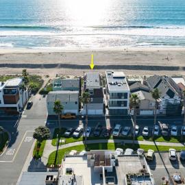 Beachfront Condo on A LowKey Beach，位于日落海滩的酒店
