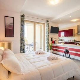 Sky Gate Red Suite by Airport，位于Macchie的酒店