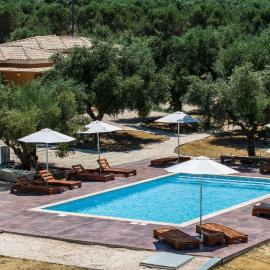 Eleon Olive Retreat - Skourochori，位于卡塔科隆的酒店