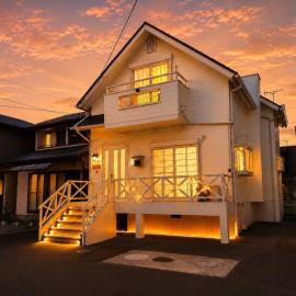 Daiwa House BBQ 琵琶湖徒步3分 無料駐車4台プロジェクター，位于高岛市的酒店