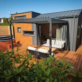 Tiny Vinkel - Domki Tiny House Jastarnia，位于亚斯塔尔尼亚的酒店