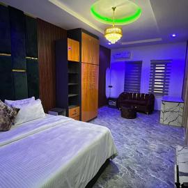 Oak Haven Lodging & Suites，位于Sagamu的酒店