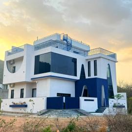The Blue Lagoon Villa Udaipur