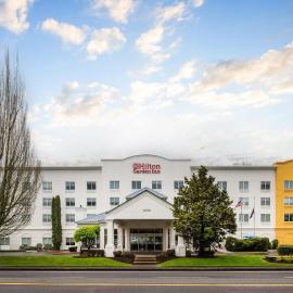 Hilton Garden Inn Portland Airport，位于Parkrose的酒店