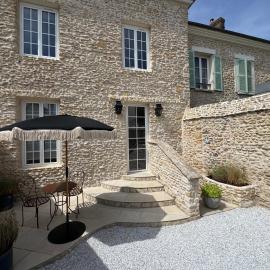 Les Pierres de Pacel - Appartement de charme - Patio privé，位于厄尔河畔帕西的酒店