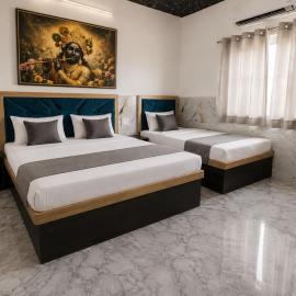 Hotel PKD Vrindavan Near 100 Futta Main Road，位于范兰德凡的酒店