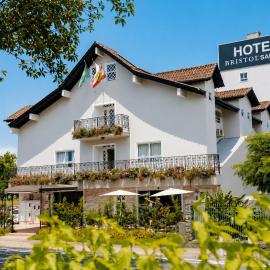 Bristol Sabrina Hotel de Charme Joinville，位于约恩维利的酒店