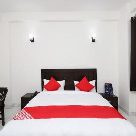 Hotel O The Primero Near Leisure Valley Park,位于古尔冈的酒店
