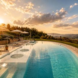 Agriturismo Quata Country House，位于Borgo alla Collina的酒店