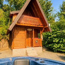Seoski Turizam Feniks - apartman Ostrog & đakuzi na otvorenom，位于Kosjerić的酒店