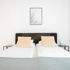 Apartamenty Jeżynowa 20 - Przestronne Apartamenty z Placem Zabaw，位于罗威的酒店