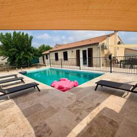 Villa piscine 4 chambres-idéal familles au calme，位于Lédignan的酒店