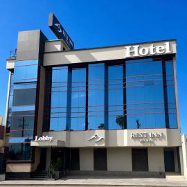 Rest Inn Baja，位于恩塞纳达港的酒店