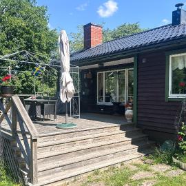 Cozy Home In Nynäshamn With Ethernet Internet，位于尼奈斯港的酒店