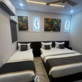 Hotel Shree Kesari Nandan，位于德瓦尔卡的酒店