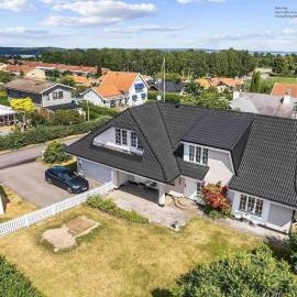 Beautiful family house，位于林雪平的酒店