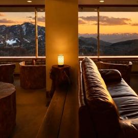 Nishihoppo Onsen HOTEL，位于山之内町的酒店
