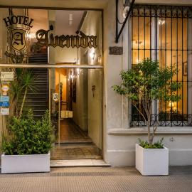 Hotel Avenida，位于拉普拉塔的酒店
