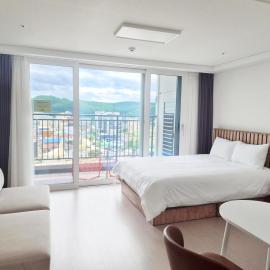 SurfResort INN-The City YangYang，位于襄阳郡的酒店